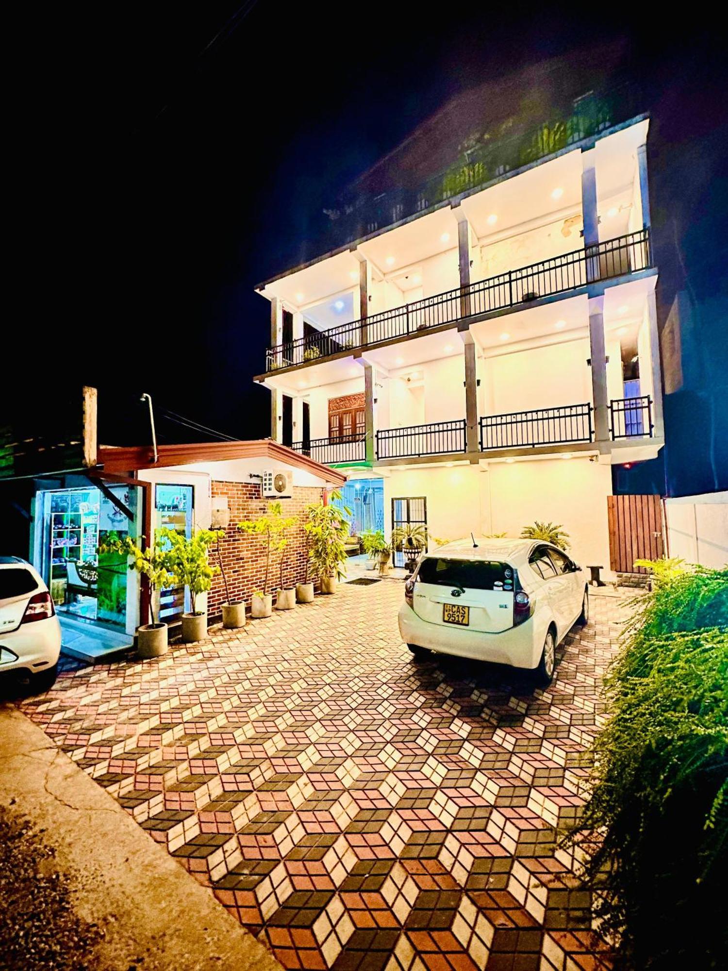 Katunayaka Otha Shy Airport Transit Hotel מראה חיצוני תמונה